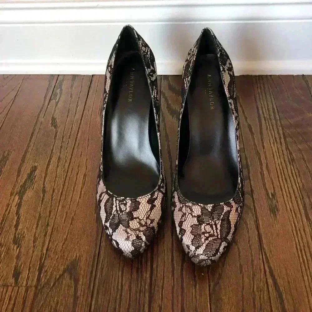 Ann Taylor Women’s 8 Black Lace Shimmer Pink Pump w/3.5” Heel - NEW IN BOX!! - Picture 2 of 11